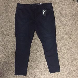 NWT Simply Vera Ver Wang Mid Rise Skinny Jeans